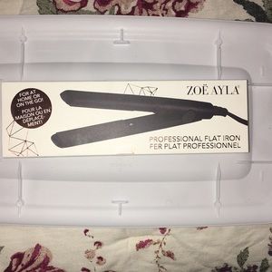 Zoe Ayla flat iron